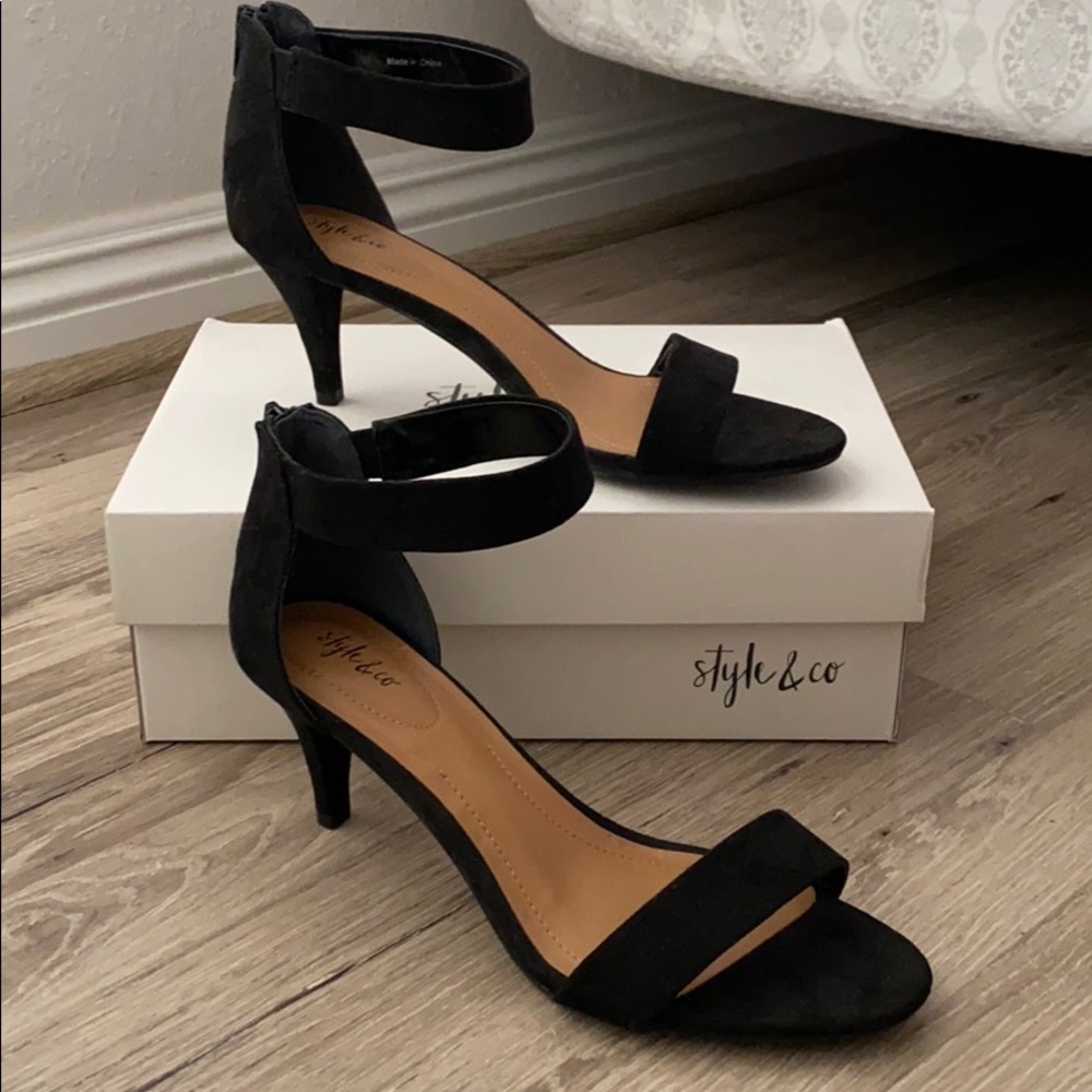 Black open toe heeled sandals